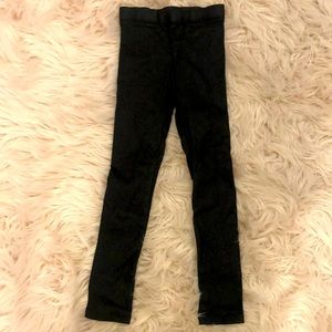 Pleather leggings in black. Like new